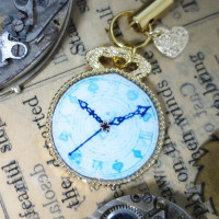 不思議ノ国のアリスシリーズ ブルーアンティークの懐中時計　ストラップ / W.無色