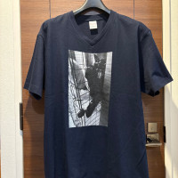 黒猫ＶネックＴシャツネイビー（L） / 猫澤靖