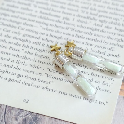 星屑の砂時計 / 奇まぐれ屋／空乃こま